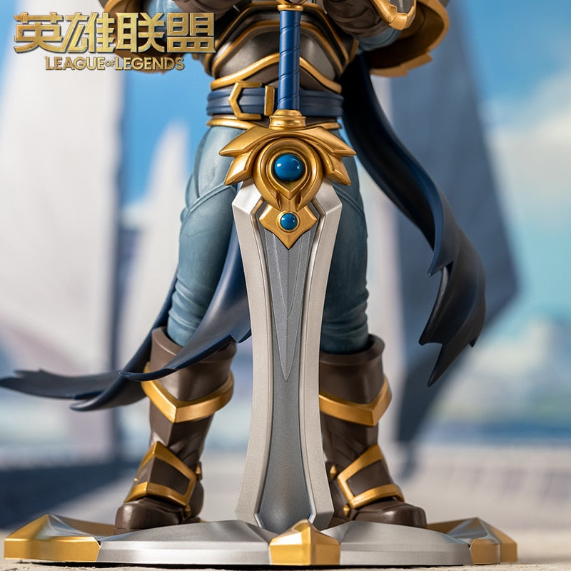 Garen Medium Statue The Might of Demacia - League of Legends Fan Store